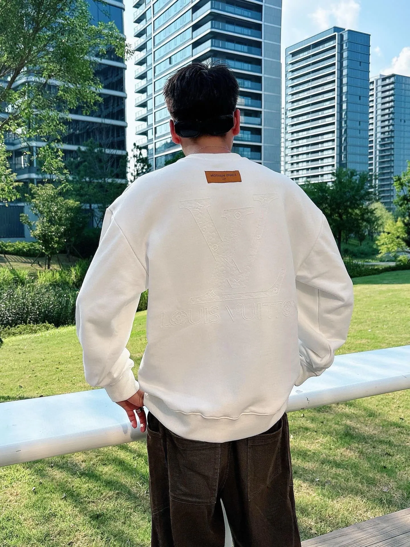 Louis Vuitton/Louis Vuitton 25Fw front and back logo embroidered crew neck sweatshirt